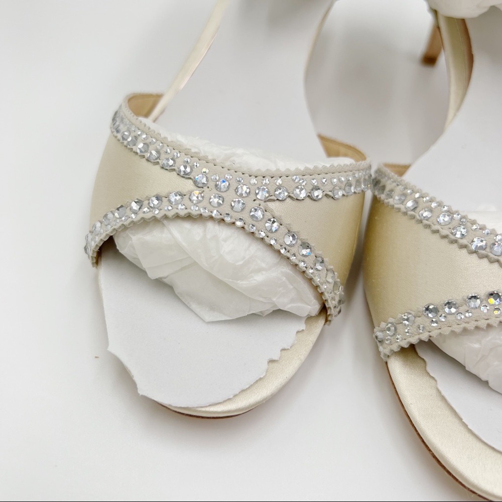 Badgley Mischka Women's Gillian Jeweled Ivory Satin Dress Sandal Heels Pumps 8 - Picture 5 of 15